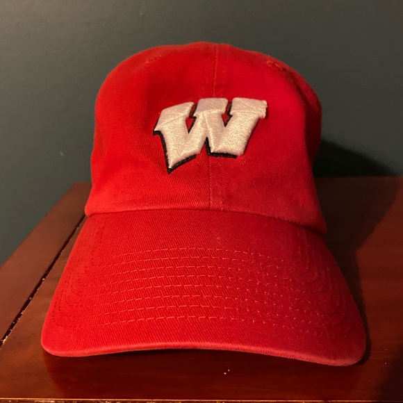 Wisconsin Badgers Adjustable Hat - Picture 1 of 4